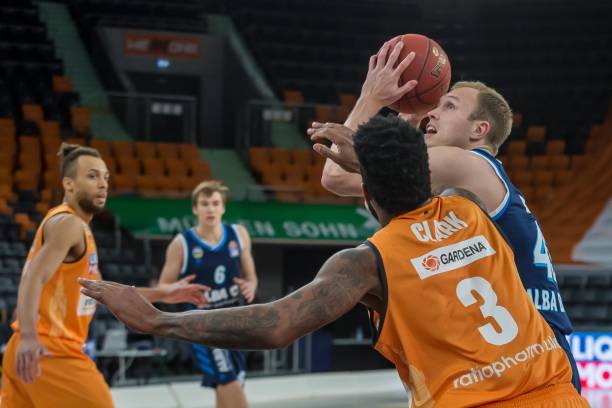 非首次搭档 非首次搭档